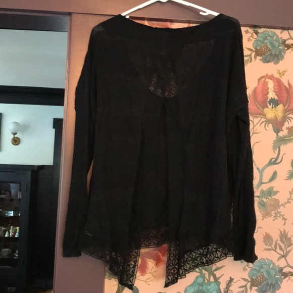 🌈NWT🌈 Long sleeved black lacy top - Picture 2 of 5